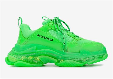 balenciaga sneakers triple s green.